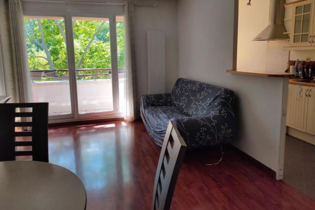 F3 Avec Balcon 5 Min Gare Sqy Et Parking Gratuit Apartment Guyancourt Exterior photo